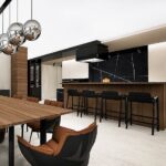 Encimera con salpicaderos de cuarzo Silestone Eternal Noir