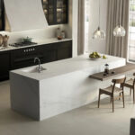 Isla de cocina con barra de desayuno Silestone Ethereal Dusk