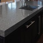 isla de cocina de granito Sensa Graphite Grey